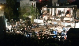 Gần chục căn nhà ở Sài Gòn sập sau tiếng nổ lớn, ít nhất 1 người chết